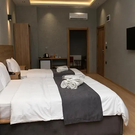 Hotel Daymonth *