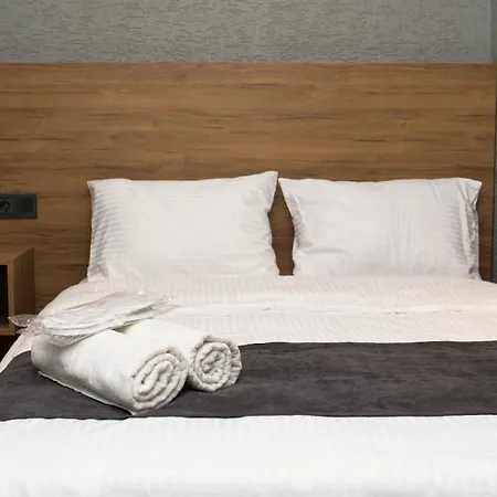 Daymonth Hotel *