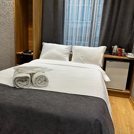 Daymonth Hotel *